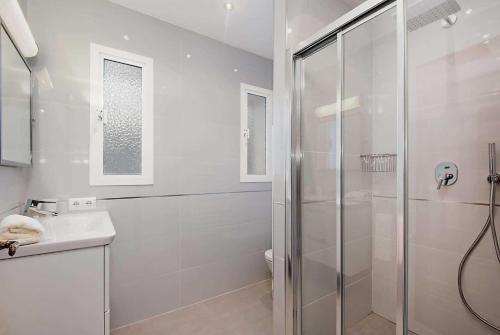 Sotogrande Villa Sleeps 6 Air Con Wifi