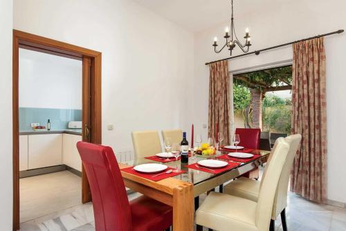 Sotogrande Villa Sleeps 6 Air Con Wifi