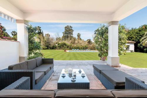 Sotogrande Villa Sleeps 10 Air Con Wifi