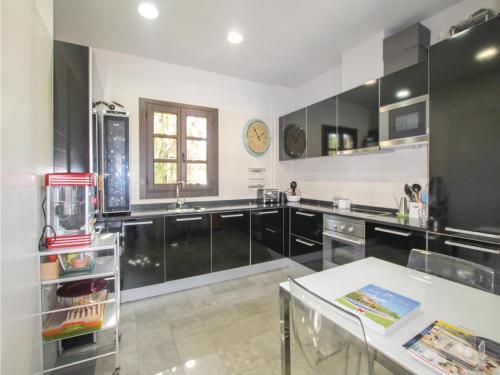 Three-bedroom Holiday Home In Sucina