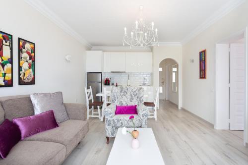Cosy Apartment In Tenerife Views, Pool & Wifi