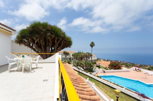 Cosy Apartment In Tenerife Views, Pool & Wifi
