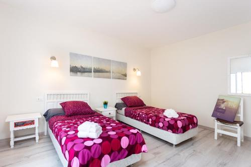 Cosy Apartment In Tenerife Views, Pool & Wifi