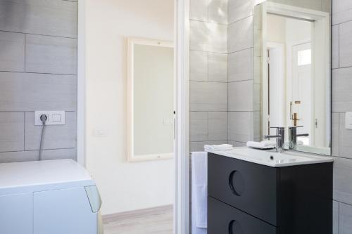 Cosy Apartment In Tenerife Views, Pool & Wifi
