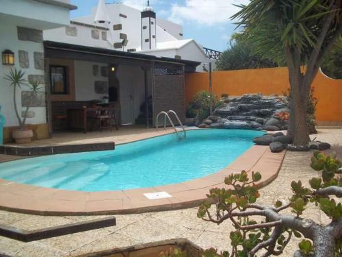 Tahiche Villa Sleeps 8 Pool Wifi