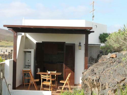 Tahiche Apartment Sleeps 2 Pool Wifi