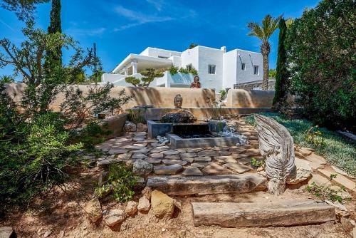 Playa De Talamanca Villa Sleeps 9 Pool Air Con Wifi