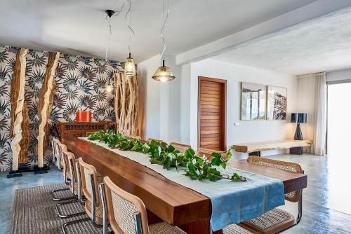 Playa De Talamanca Villa Sleeps 9 Pool Air Con Wifi