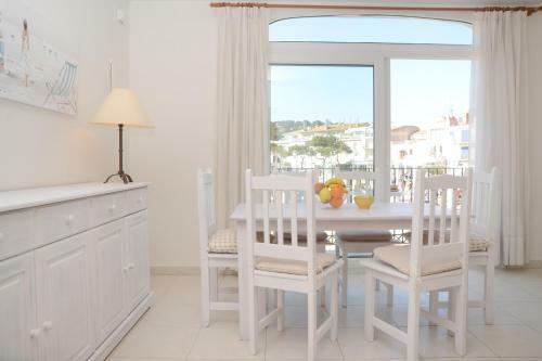Tamariu Apartment Sleeps 6 Wifi