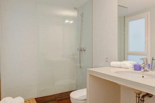Tamariu Apartment Sleeps 8 Wifi