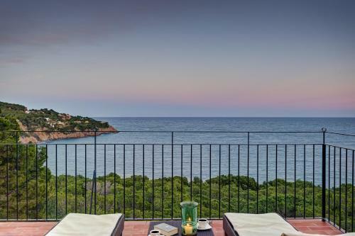 Tamariu Apartment Sleeps 6 Pool Wifi