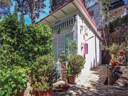 Two-bedroom Apartment In Tamariu