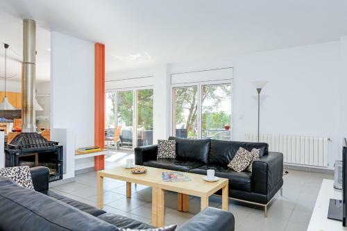 Tamariu Villa Sleeps 6 Pool Air Con