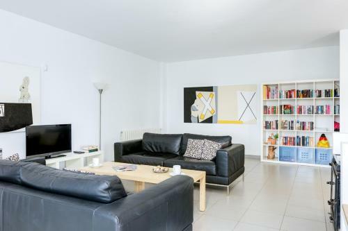 Tamariu Villa Sleeps 6 Pool Air Con