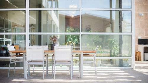 Luxury Beachfront Villa In Tarragona