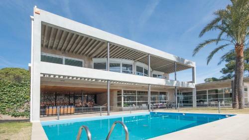 Luxury Beachfront Villa In Tarragona
