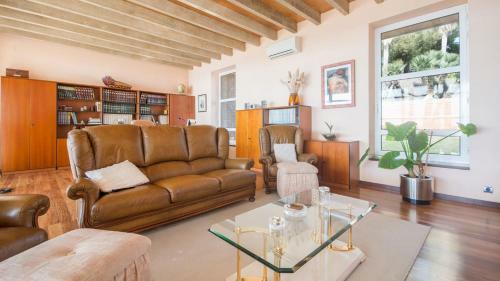 Luxury Beachfront Villa In Tarragona