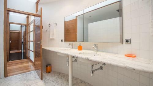 Luxury Beachfront Villa In Tarragona