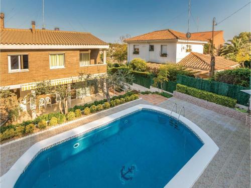 Five-bedroom Holiday Home In Tarragona