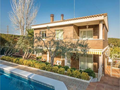 Five-bedroom Holiday Home In Tarragona