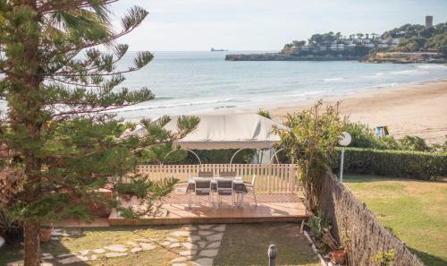 Apartamento En La Playa La Mora