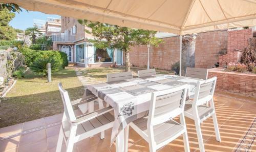 Apartamento En La Playa La Mora