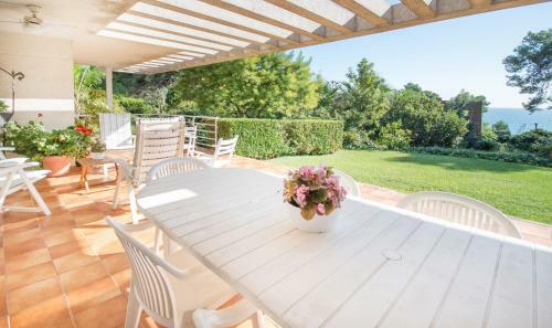 Villa Cossis Beach