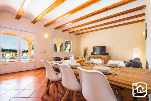 Abahana Villas Summertime