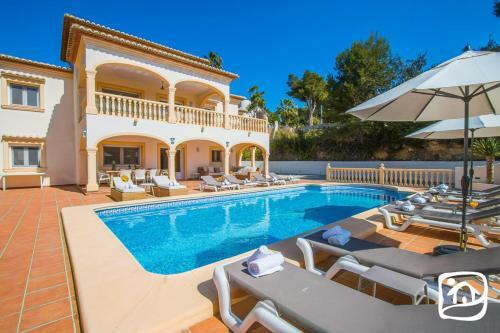 Abahana Villas Summertime