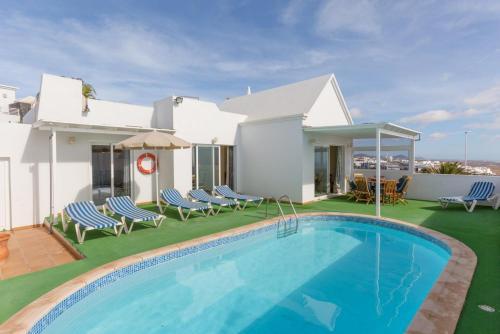 Villa Reyes
