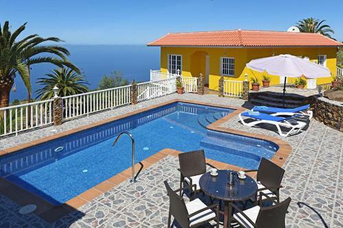 Villa La Hoya