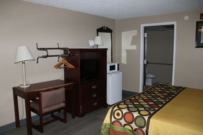 Hotel Super 8 Clarksville East