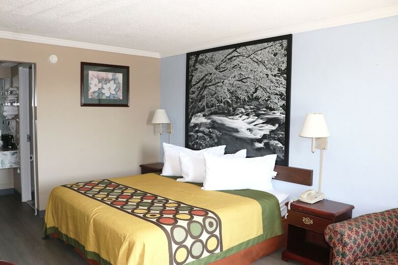 Hotel Super 8 Clarksville East