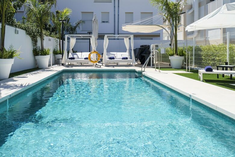 Costa Del Sol Hotel