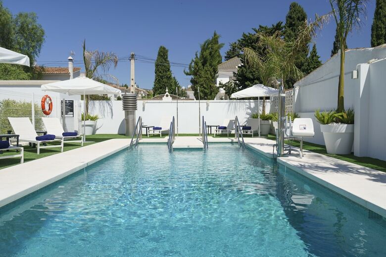 Costa Del Sol Hotel