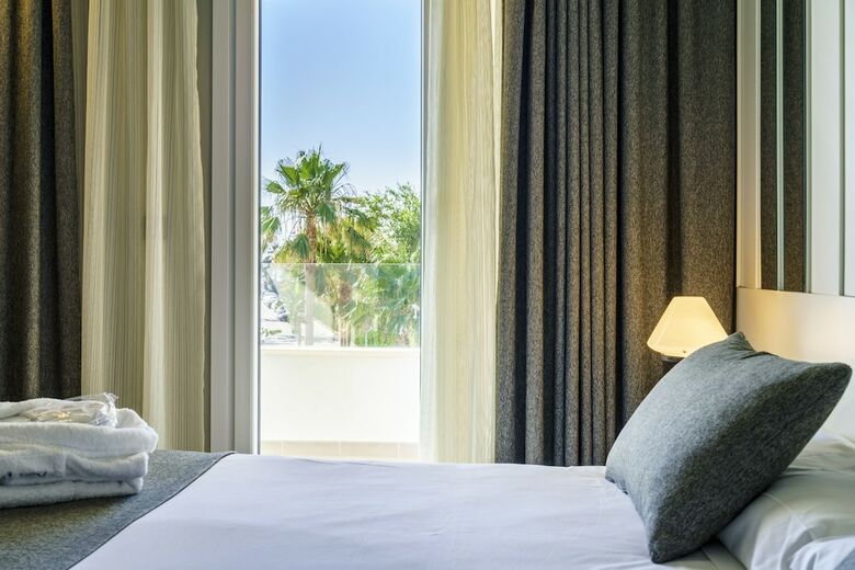 Costa Del Sol Hotel