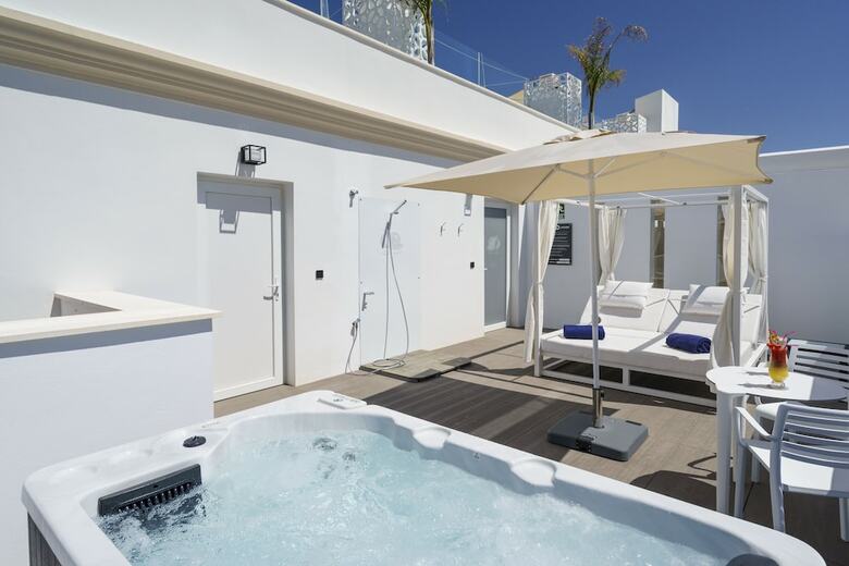 Costa Del Sol Hotel