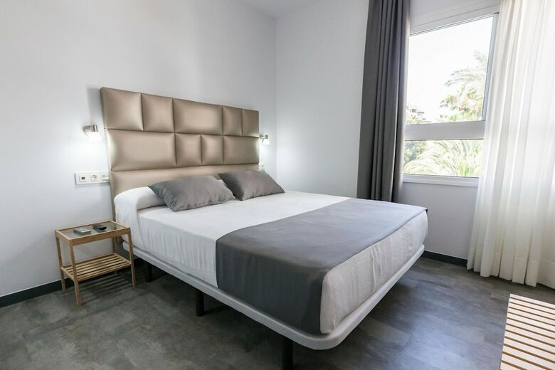 Hostal Bajondillo Beach Cozy Inns