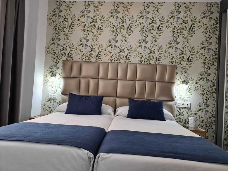 Hostal Bajondillo Beach Cozy Inns