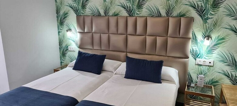 Hostal Bajondillo Beach Cozy Inns