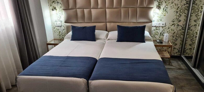 Hostal Bajondillo Beach Cozy Inns