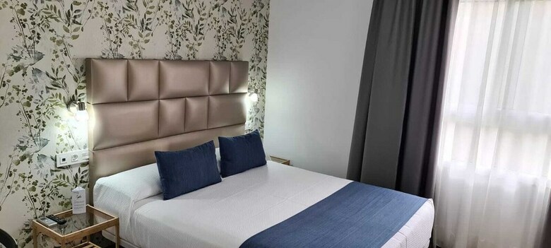 Hostal Bajondillo Beach Cozy Inns