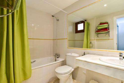 Globus La Entrada Garden Apartment