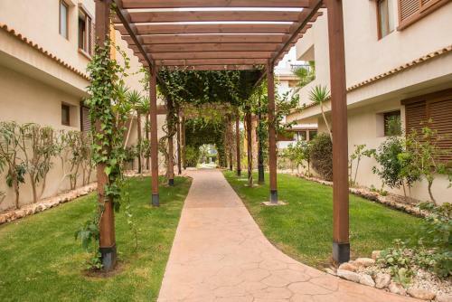 Globus La Entrada Garden Apartment