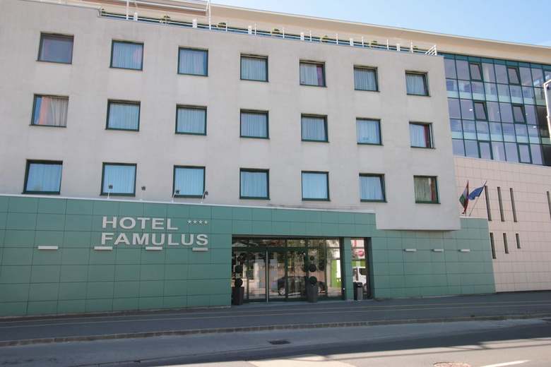 Famulus Hotel