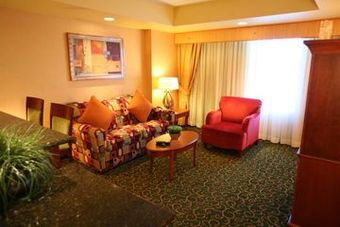 Hotel Embassy Suites Hampton Roads Va