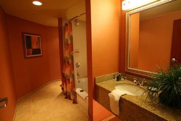 Hotel Embassy Suites Hampton Roads Va