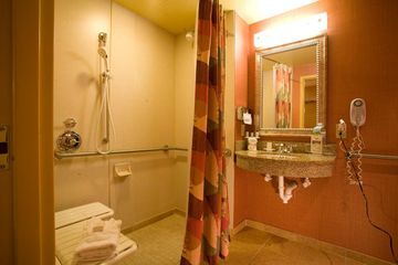 Hotel Embassy Suites Hampton Roads Va