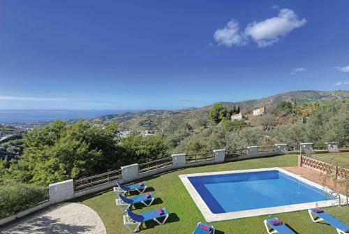 Torrox Villa Sleeps 6 Air Con Wifi
