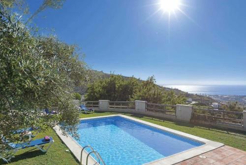 Torrox Villa Sleeps 6 Air Con Wifi